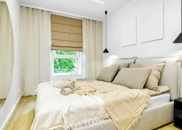 Inthemiddle Apartment