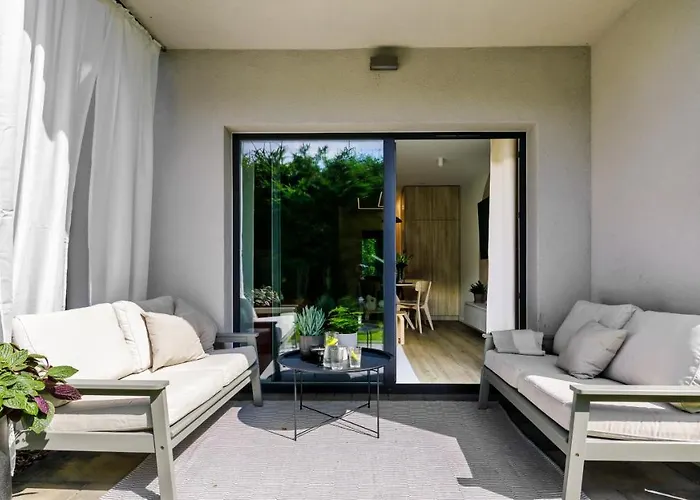 Inthemiddle Apartment *